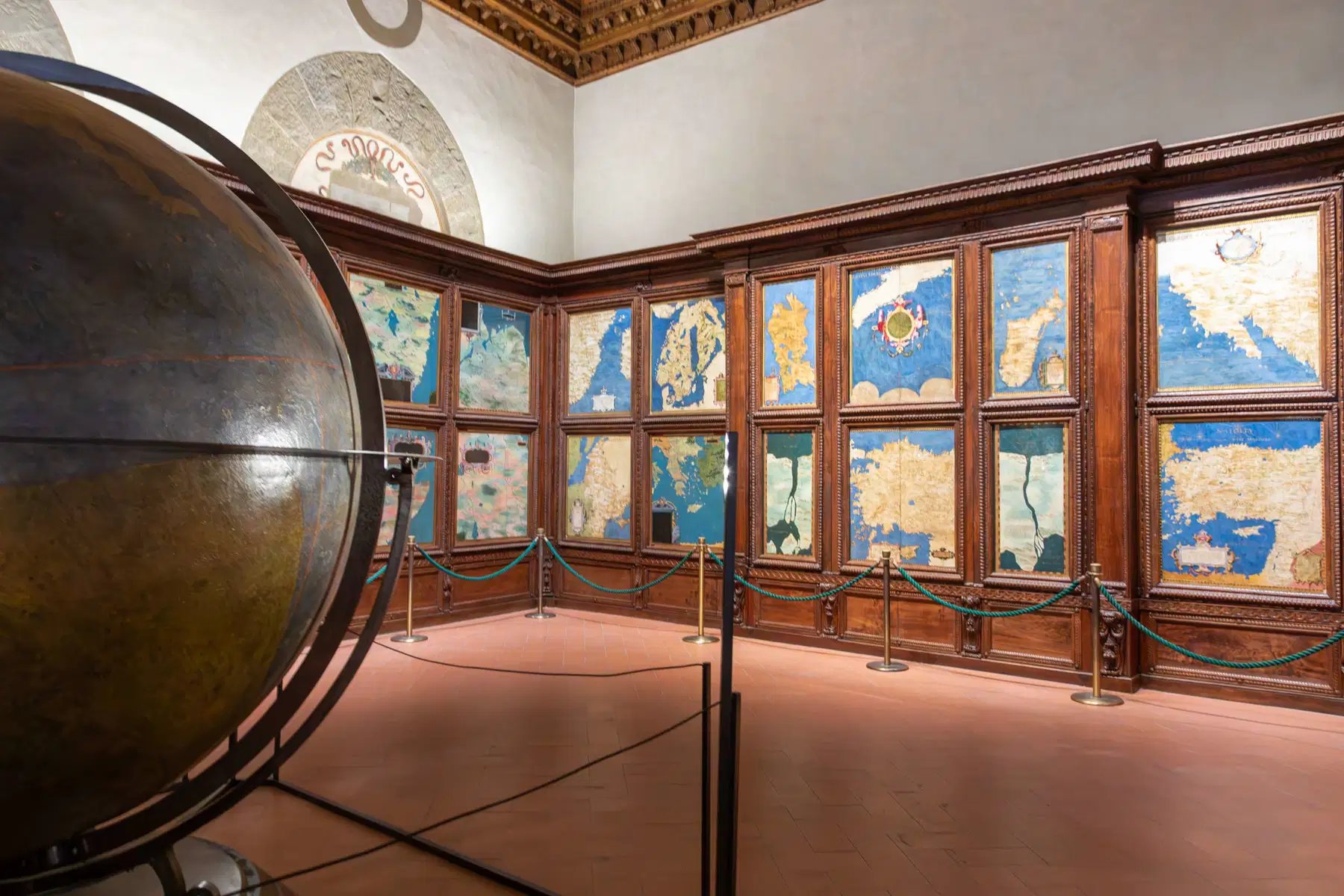 지도의 방 (Sala delle Mappe Geografiche)